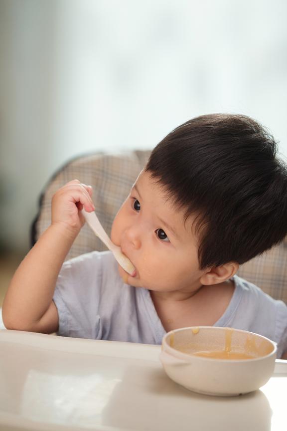 程紫菲的意思，程紫菲名字的含义是什么？